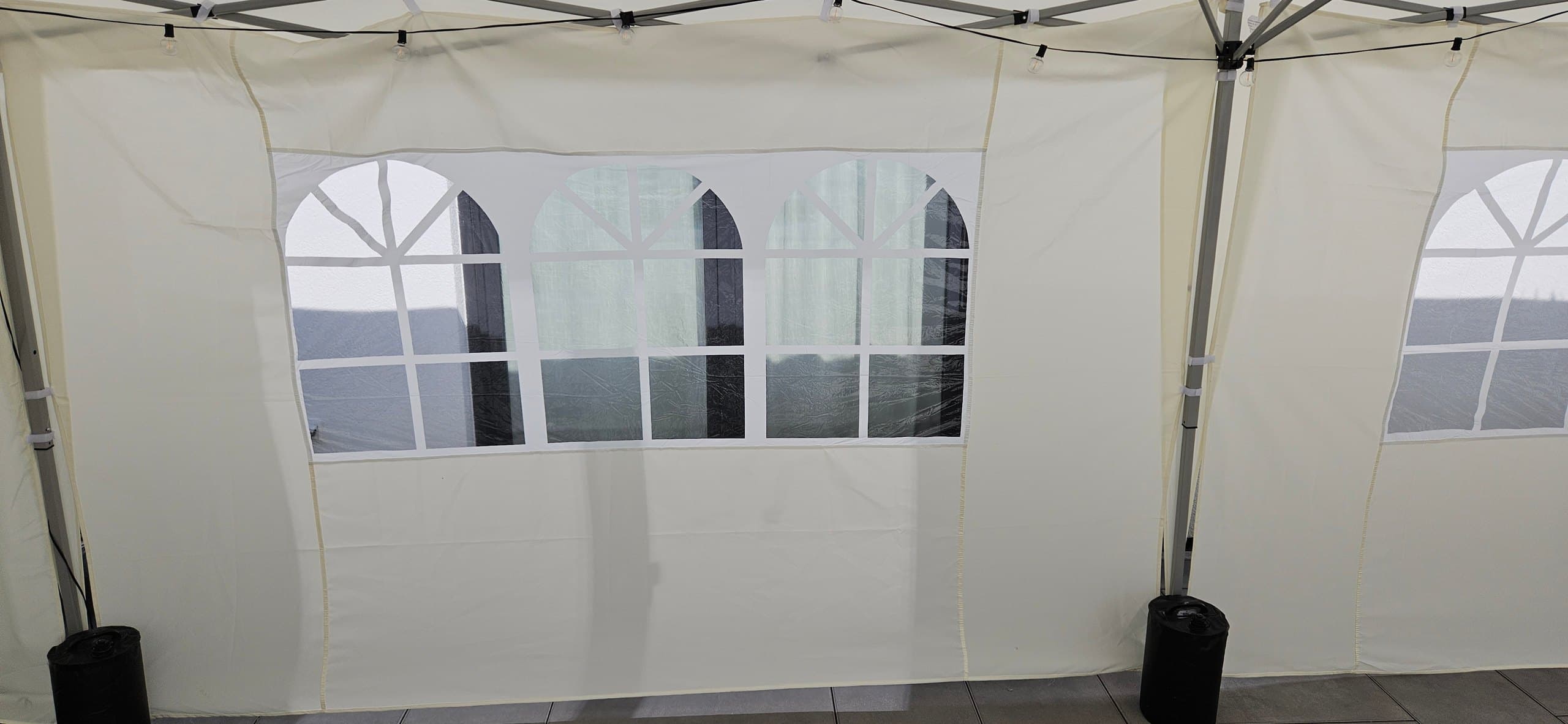 Seitenwand mit Fenster