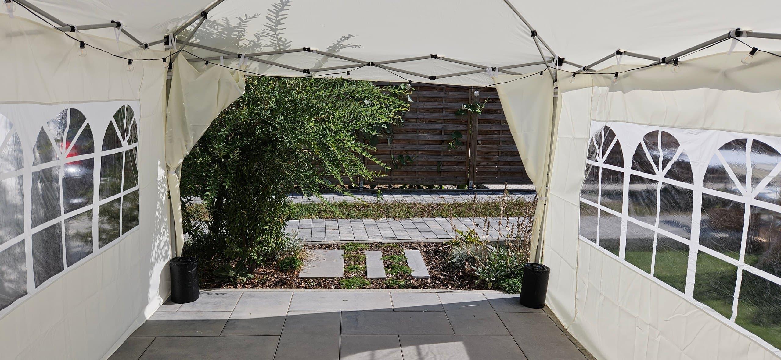 Seitenwand mit Reißverschluss